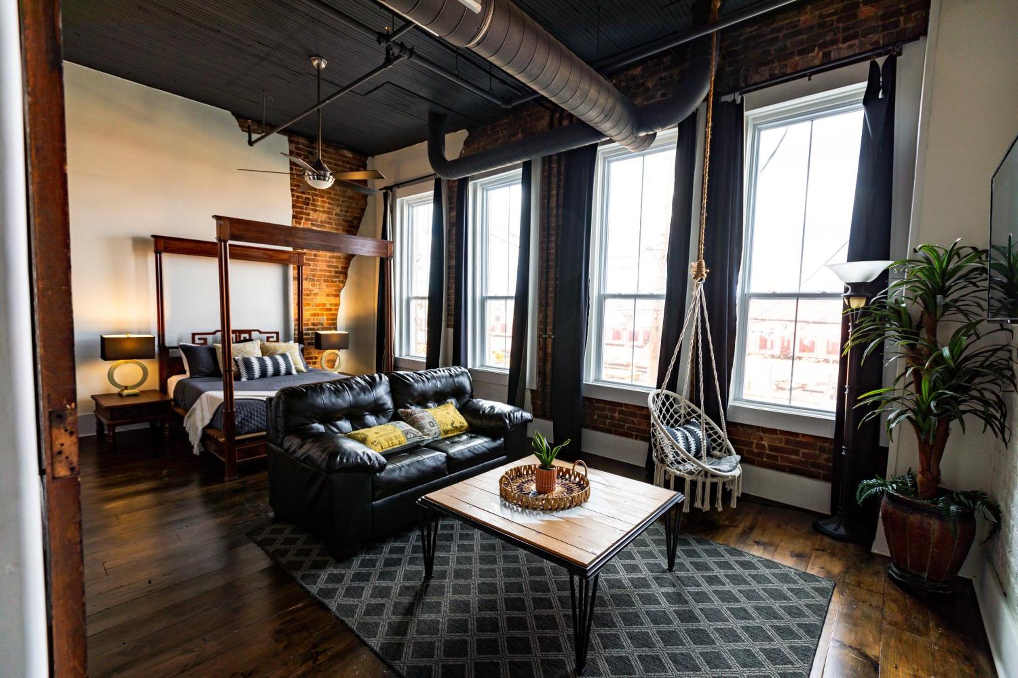 The Two Story Loft Daire Springfield Dış mekan fotoğraf