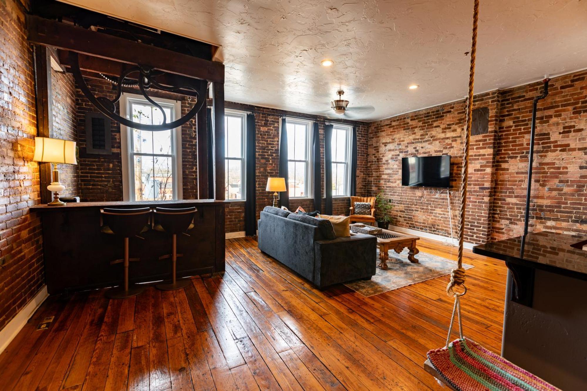 The Two Story Loft Daire Springfield Dış mekan fotoğraf